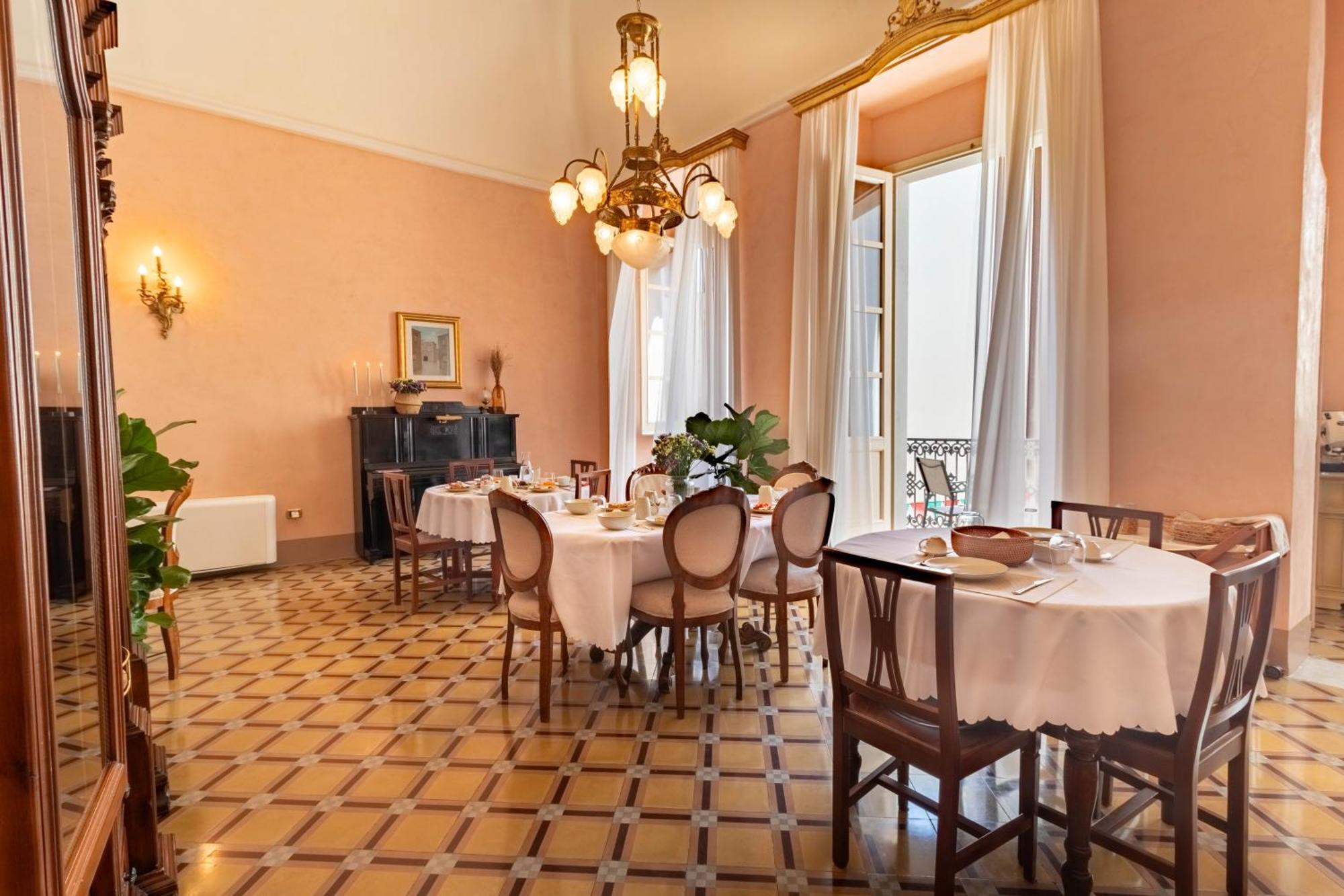 Palazzo Zaca Bed & Breakfast กัลลีโปลี ภายนอก รูปภาพ